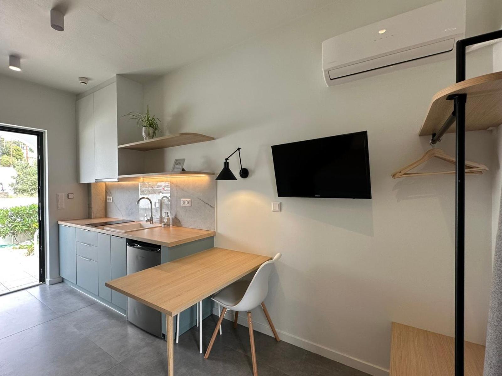 Moscha Studios Batsi Dış mekan fotoğraf